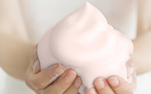 ピンク色の洗顔フォーム