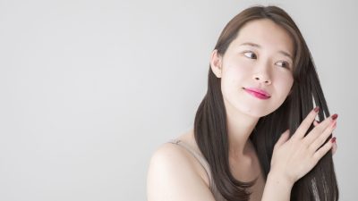 若々しい、するんとした髪を取り戻す！ストレートジェル