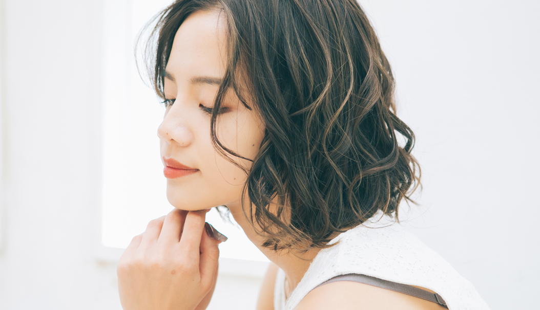 素髪を活かす、新感覚のスタイリング剤！透け感ヘアグリース