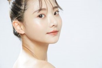 白玉肌の女性