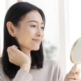 塗った感ゼロで自然な黒髪へ導く！白髪カバーブルージェル