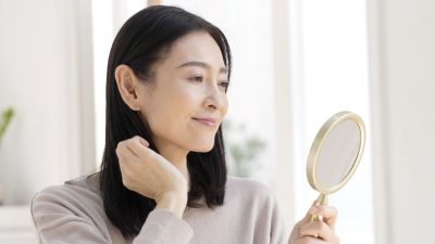 塗った感ゼロで自然な黒髪へ導く！白髪カバーブルージェル