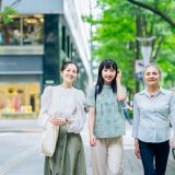 さまざまな世代の女性