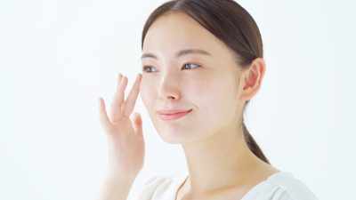 気になる目の下のたるみに！美容医療発想アイパック＆美容液