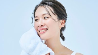 メイク落ちと肌へのやさしさを両立するジェルクレンジング