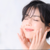 とろみがあるのにスッとなじむ！とろり浸透化粧水