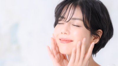 とろみがあるのにスッとなじむ！とろり浸透化粧水