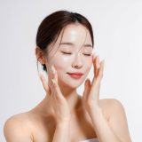 スキンケア級のうるおいベース！？水晶クリームプライマー