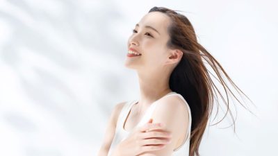 わずか10秒でサラッと肌に仕上げる！ムースパウダージェル