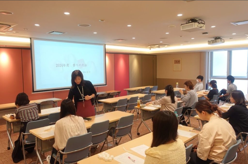 香りの大会の様子