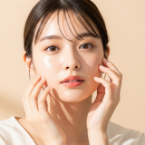 高保湿×浸透感のハイブリッド処方！オイルタッチ化粧水